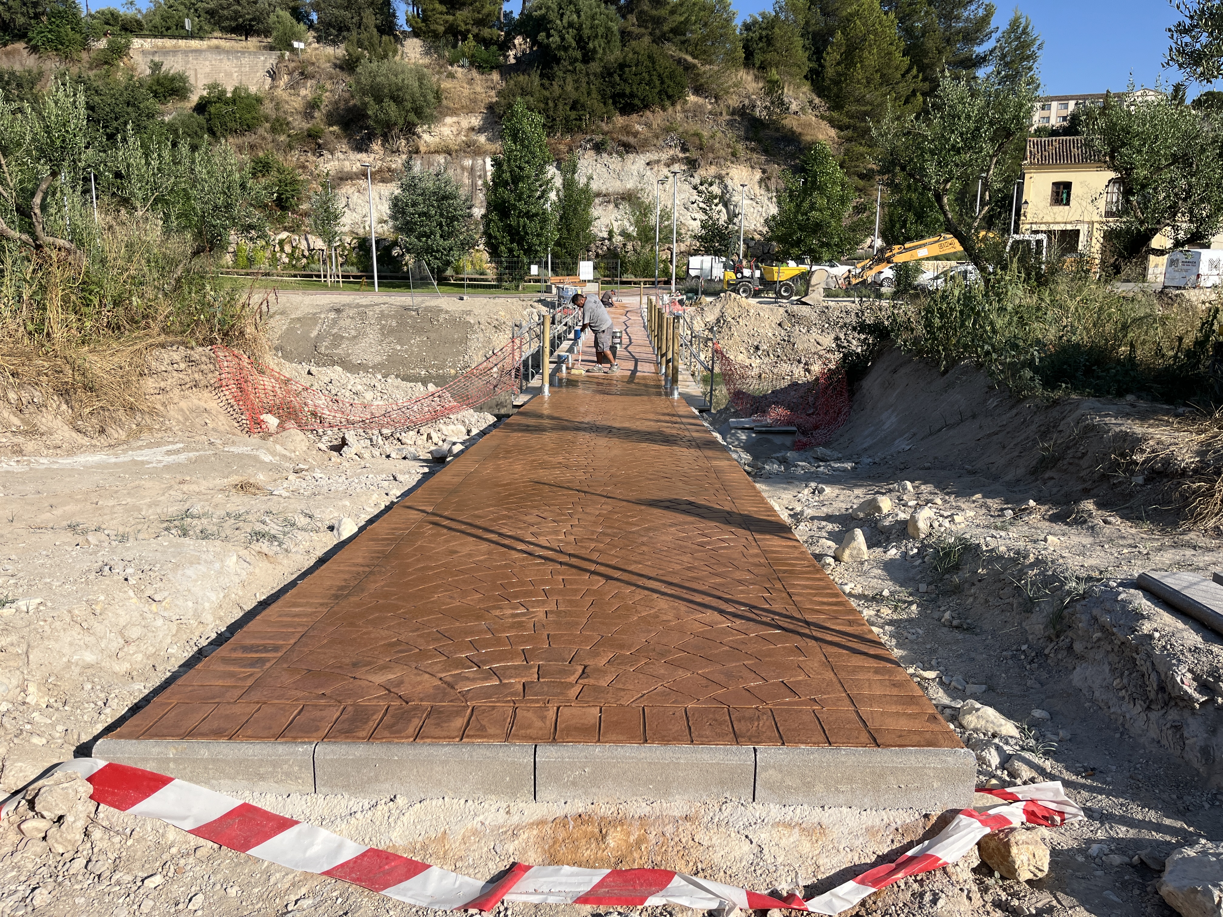 Obra de pasarela sobre el río en Ontinyent